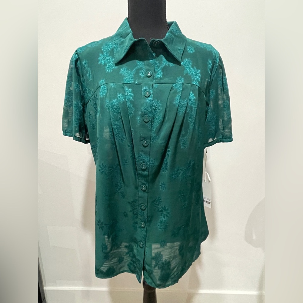 New with tags Unique Vintage Blouse
